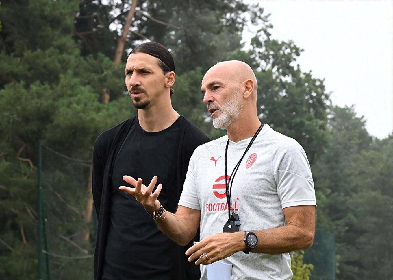 金州勇士训练开放日，今晨门线救险引欢呼，欧篮联在即，赛季目标并未改变的简单介绍